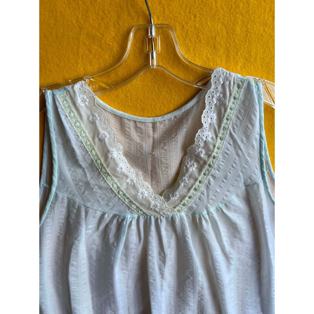 Vintage Mid Length Nightgown Sleeveless Eyelet Lace‎ Trim 26-05-21